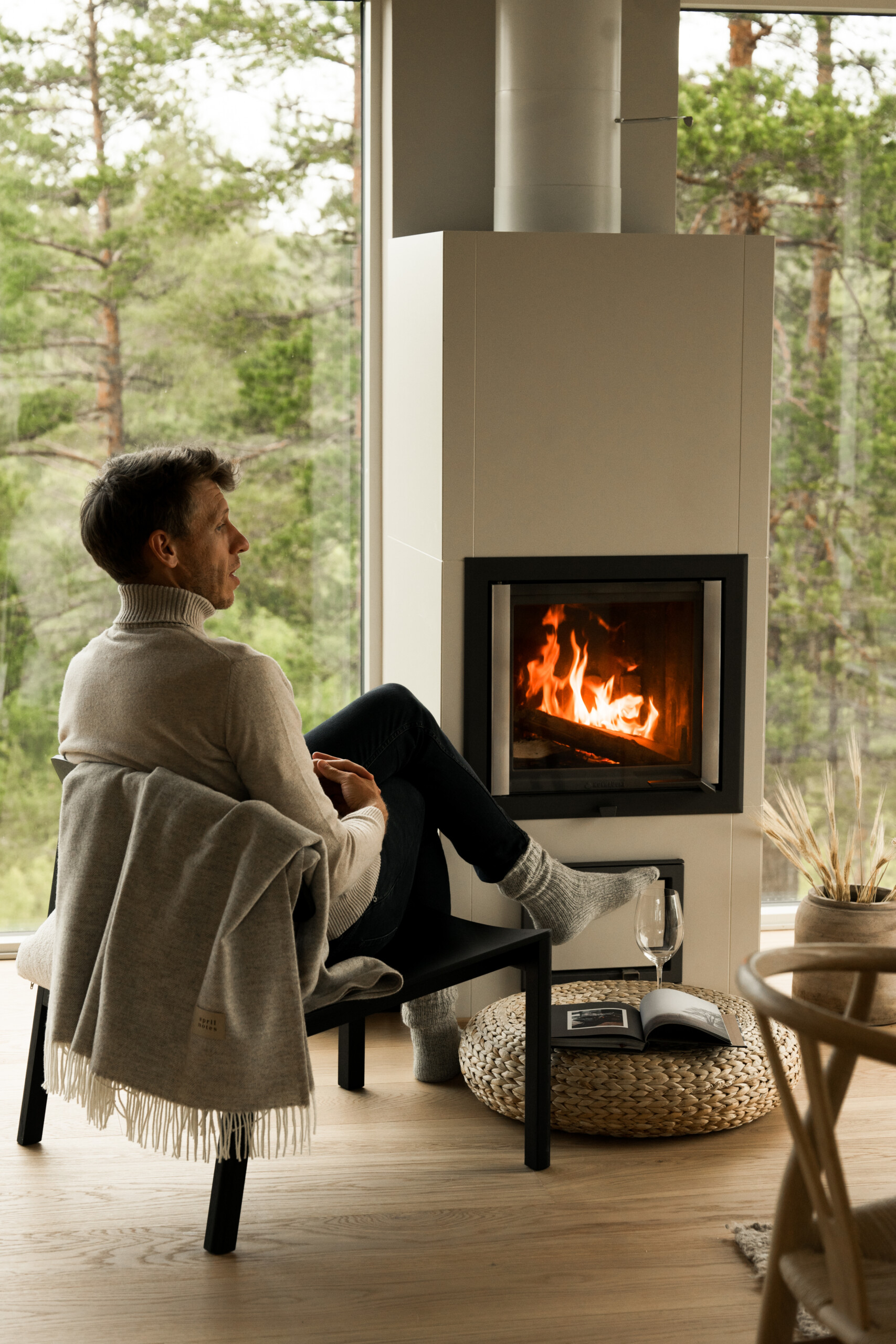 Õhtul lõõmab ahjus mõnus tuli ja tuba on soe. Oled põletanud korralikult, võib-olla terve kärutäie puid ja ahi on kohati kuum. Soojus levib meeldivalt. Kuid jär